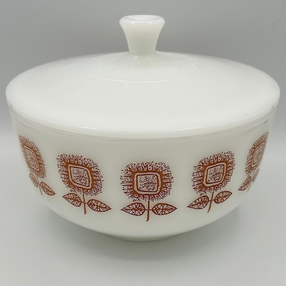 Vintage Federal Glass Sunflower 2.5 Qt Casserole Dish with Lid Milk Glass MCM